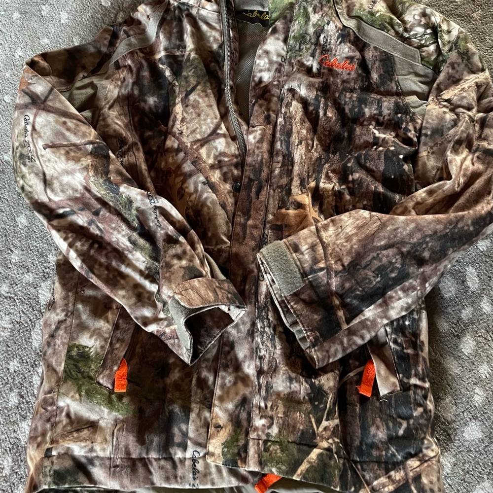 Cabela’s Space Rain Full-Zip Jacket - Boys M - Color is TrueTimber Kanati